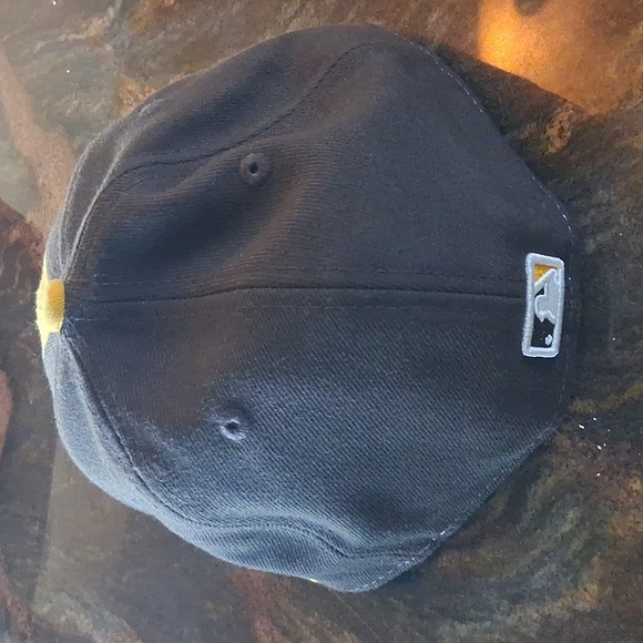 New Era Padres Hat - Picture 2 of 4